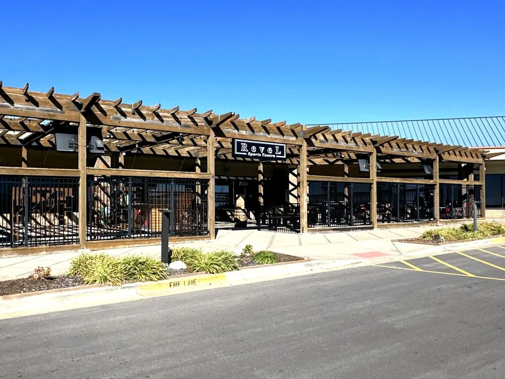 Revel Sports Tavern · photo 1 of 5