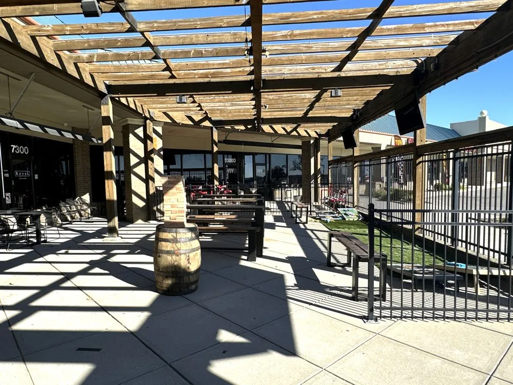 Revel Sports Tavern · photo 3 of 5