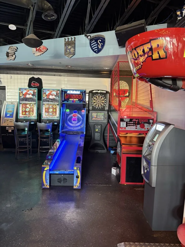 Revel Sports Tavern · photo 4 of 5